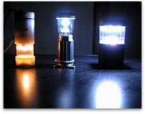 11灯LEDランタンとLOGOS LEDテーブルランタン、CAPTAIN STAG プレシャス スライドライトミニの明るさ比較1