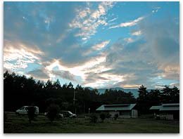 バラギ高原青少年野外活動センターキャンプ場の夕暮れ